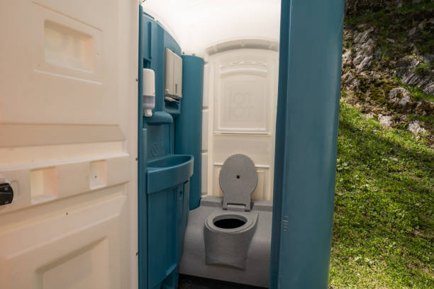 Affordable portable toilet rental in Peru, IL