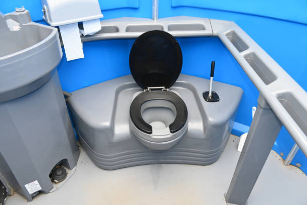 Portable bathroom rental in Peru, IL